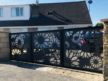 metal-gate-floral-fusion
