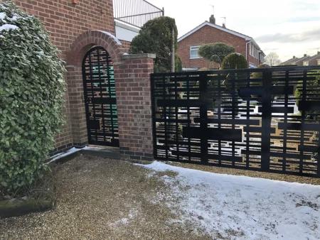 Custom Line Effect Steel Matching Garden Gate and Driveway Gate