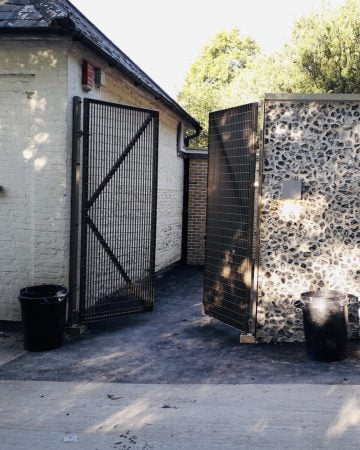 Wire Mesh cost effective Metal Side Gate made to measure